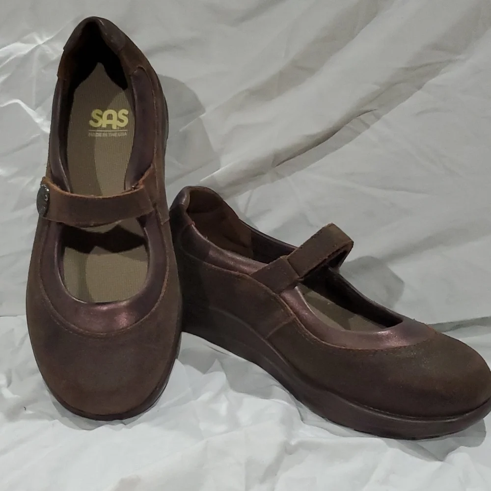 SAS Mary Jane brown and metallic copper  leather shoes